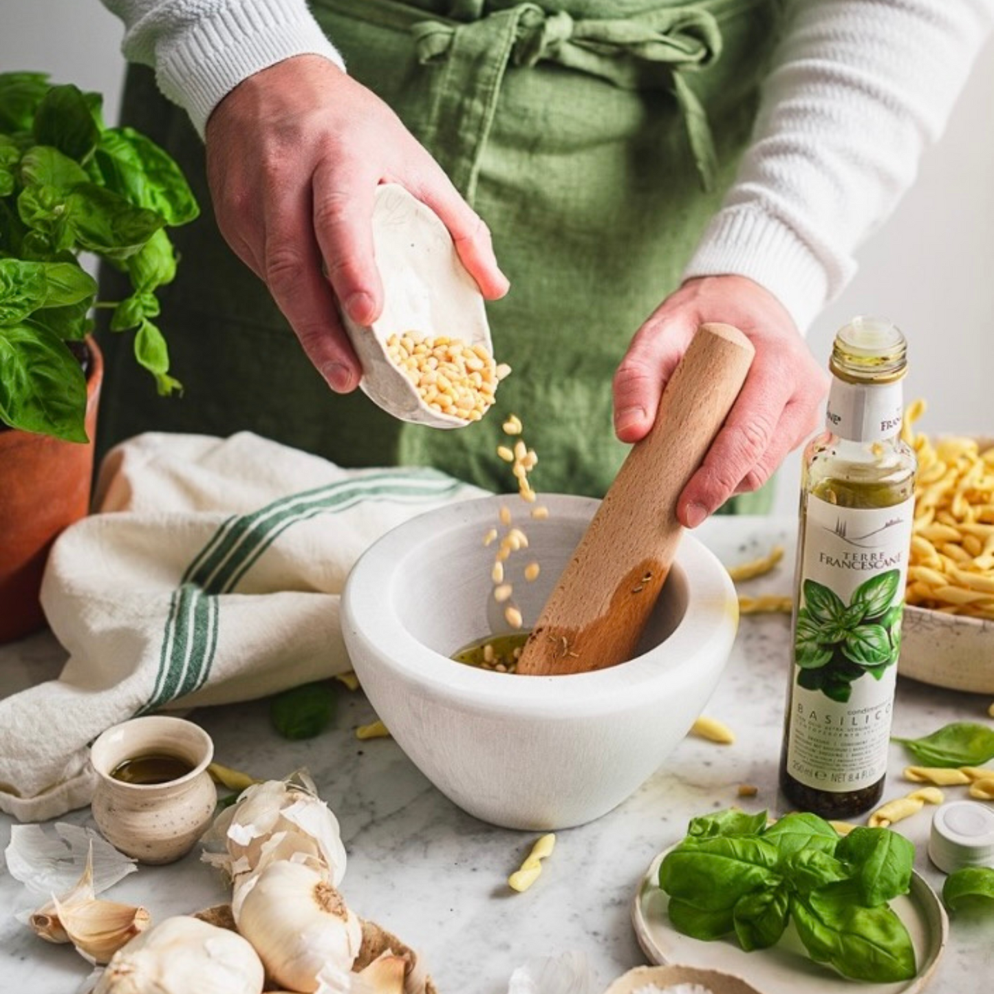 Natives Olivenöl Extra Vergine Basilikum aus Umbrien, 250 ml